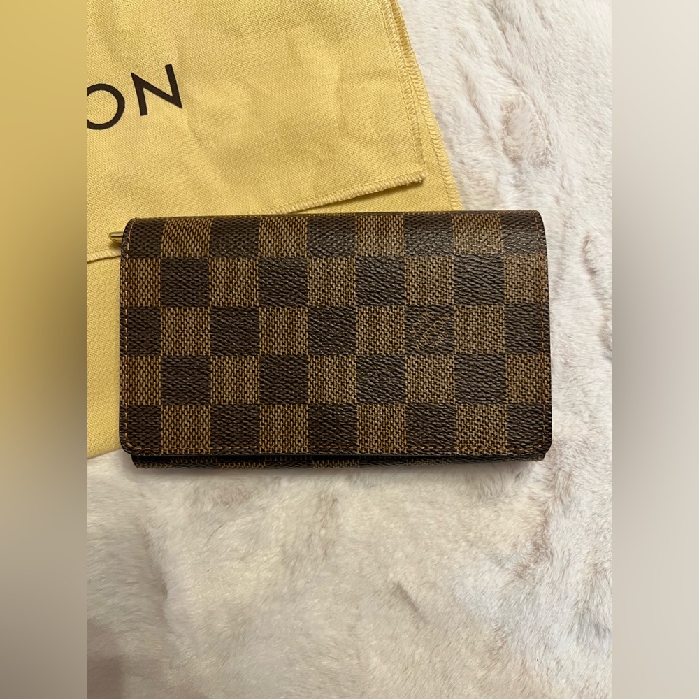 LOUIS VUITTON DAMIER EBENE PORTE TRESOR WALLET- PRISTINE CONDTION